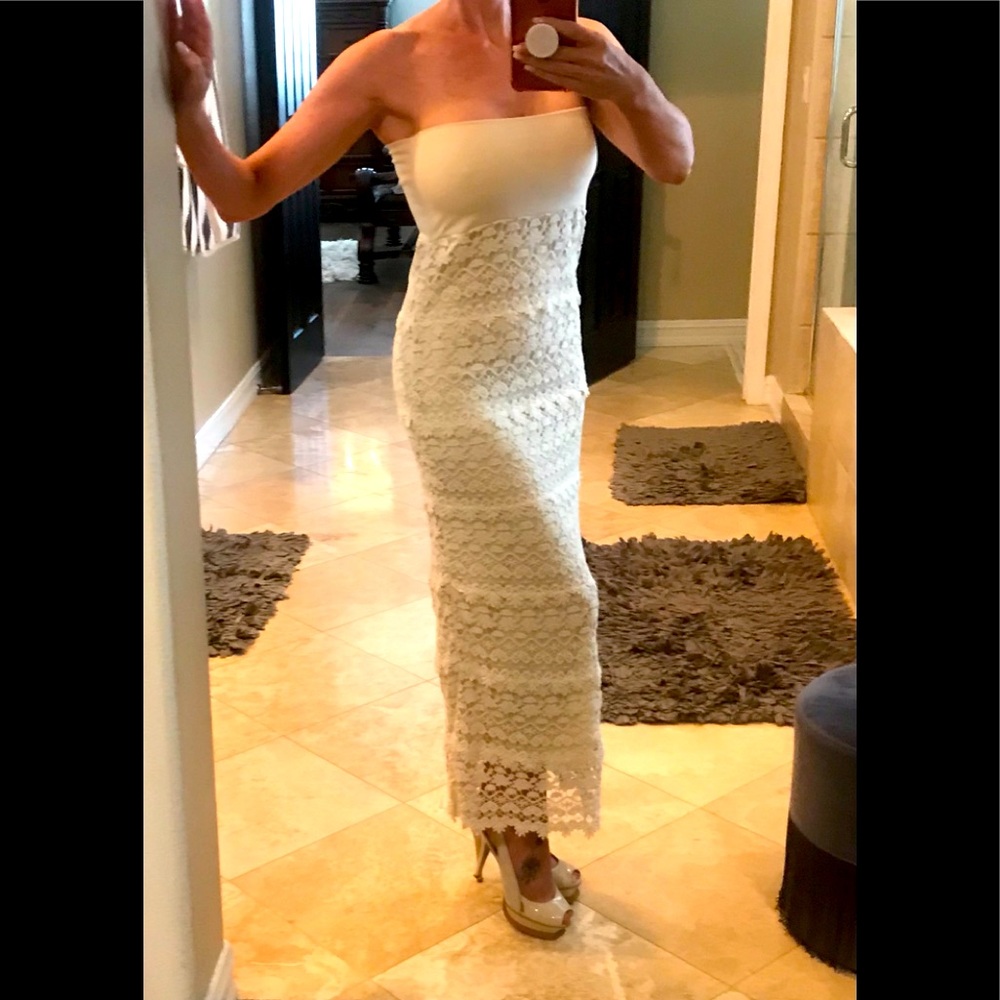 Solitaire by Ravi Khosla Ivory Crochet Lace Dress. NWOT. Size XS.